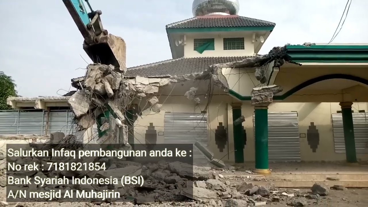pembongkaran atap teras mesjid