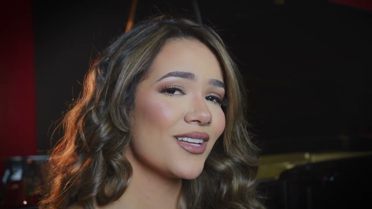 Hopelessly devoted to you - cover by Alondra la Cantante 