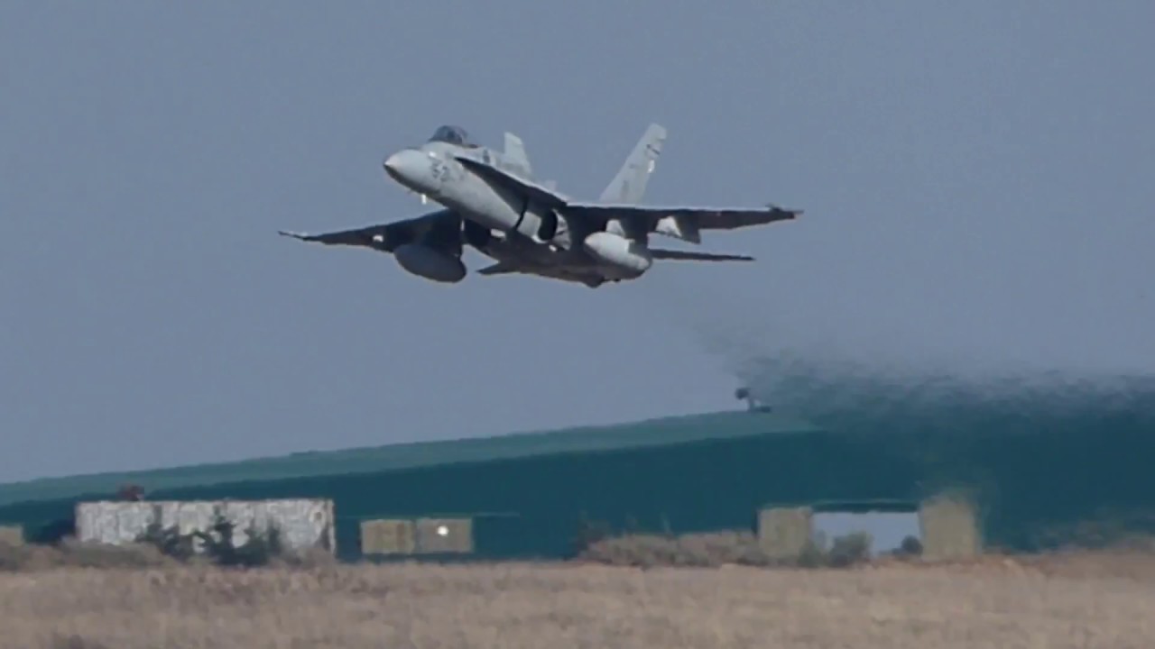 F/A-18 EdA display Festa al Cel 2017