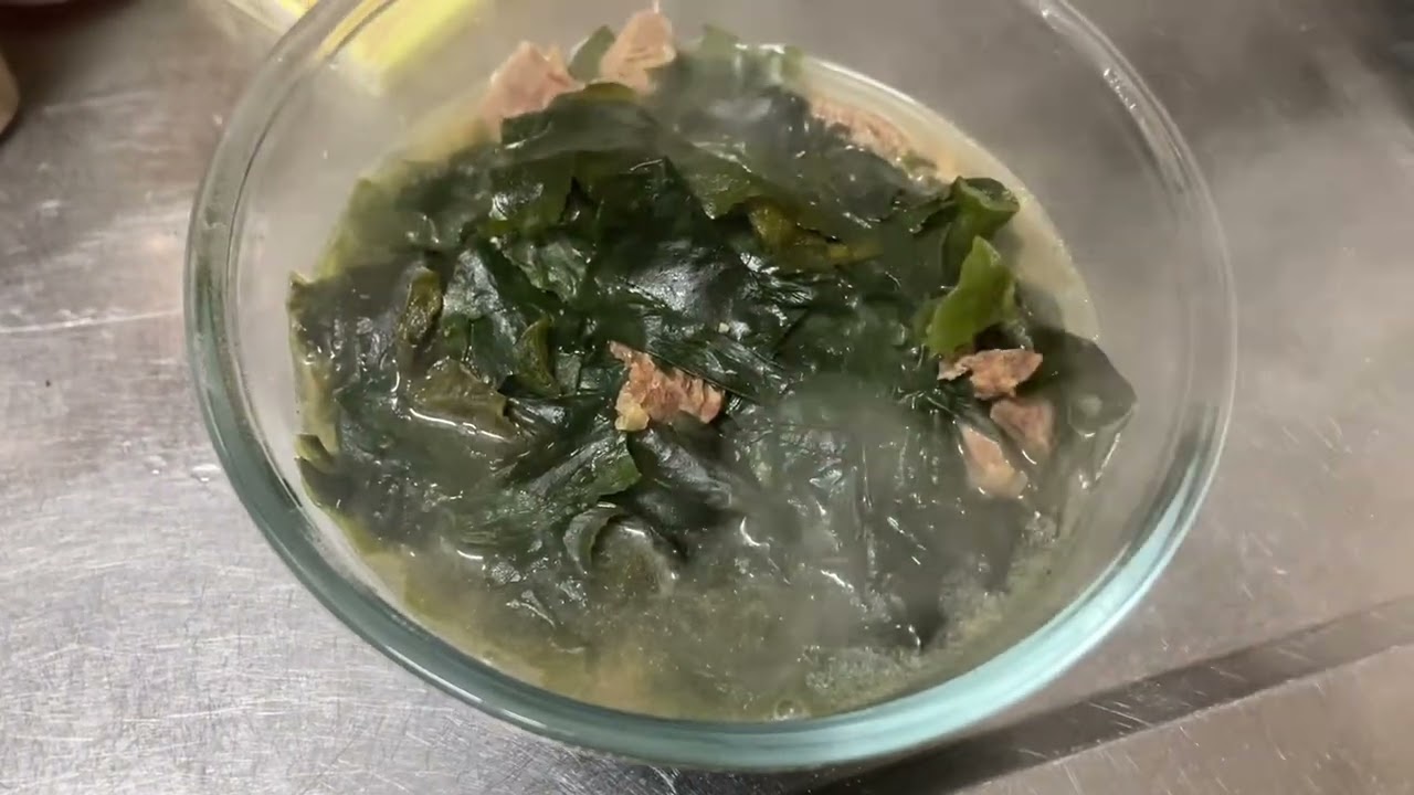 고등어 조려먹고 어묵 볶아먹고 미역 끓여먹고 갈비 구워먹는 일상