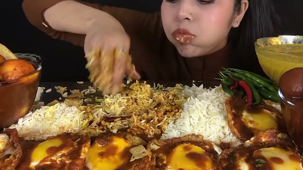 EATING SPICY EGG CURRY SUNNY SIDEUP GULAB JAMUN | ASMR MUKBANG l MNA omlate 