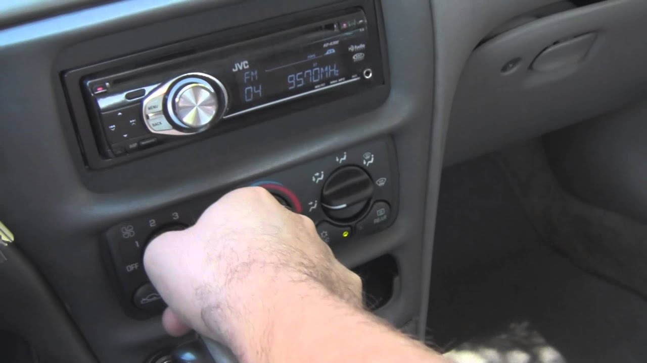 1998 Chevy Malibu Overview