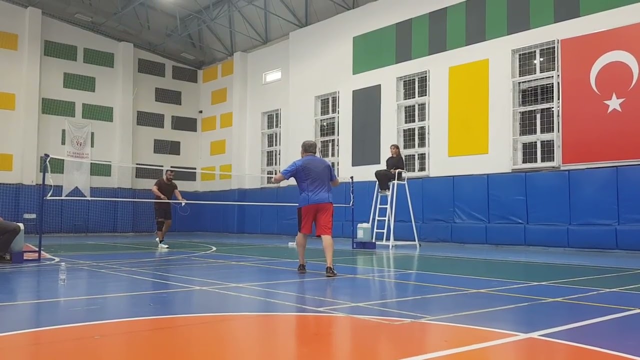 VALİ RECEP YAZICIOĞLU SPOR SALONU 4