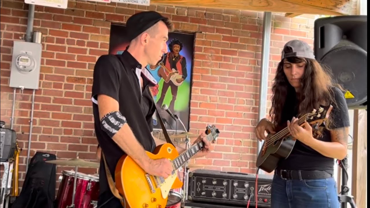 Jesse Cotton Stone w/Jaxx Nassar - Nobody But You (Junior Kimbrough) @Bluesberry Cafe 4/24/2022 live