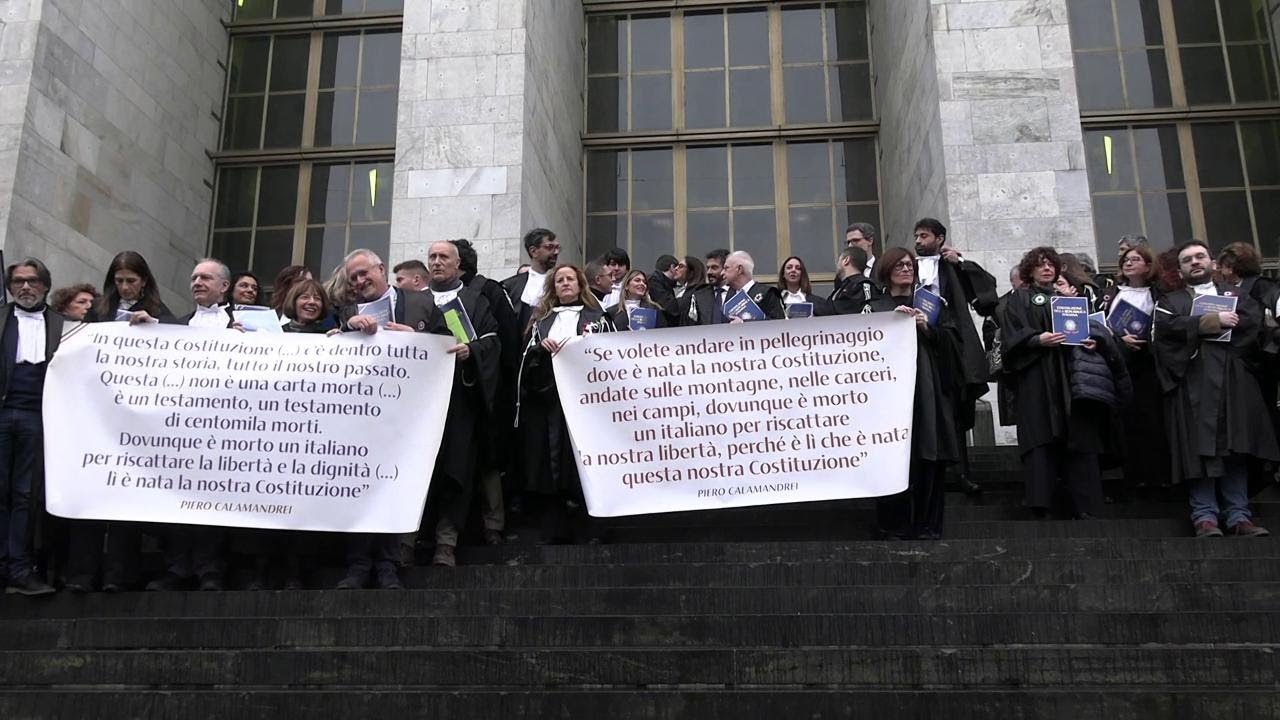 Milano, alta tensione in tribunale. La protesta dei magistrati: 