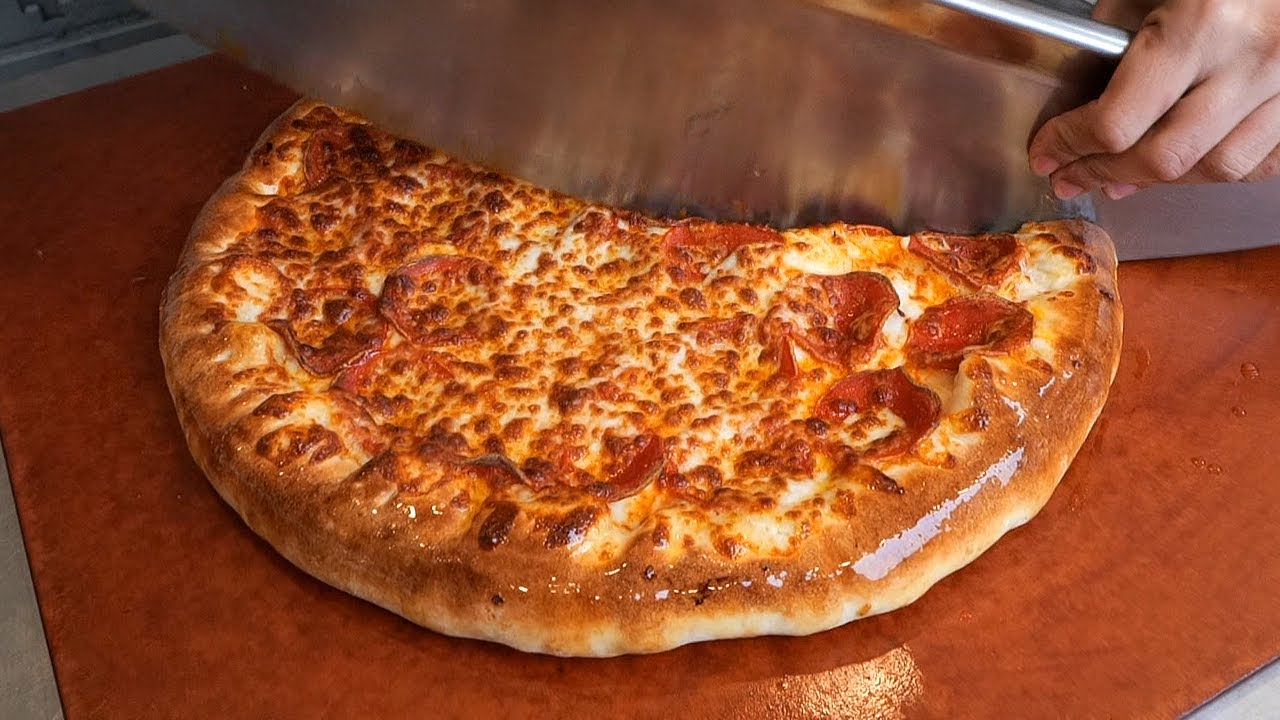 반죽부터 직접 만드는 트럭피자, 전 메뉴 치즈 크러스트, 페페로니 치즈 피자 / handmade truck pizza / korean street food