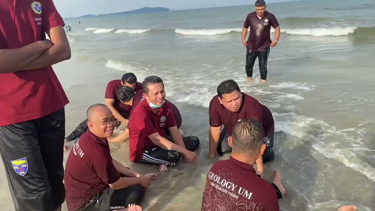 STAF JABATAN GEOLOGI FAKULTI SAINS UNIVERSITI MALAYA DI CHERATING PD 2022