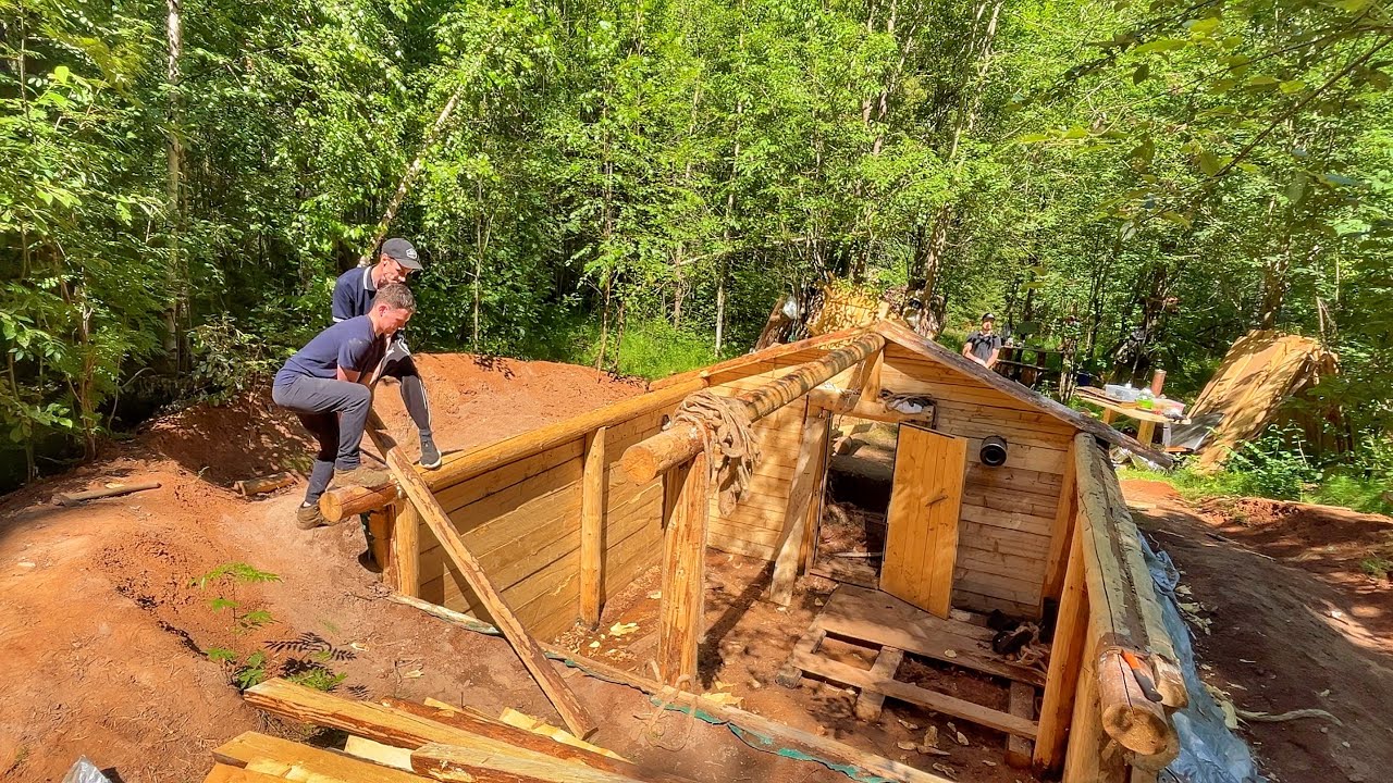 They say there was once a cozy dugout here! The dugout is dismantled! Cooking wild mushrooms