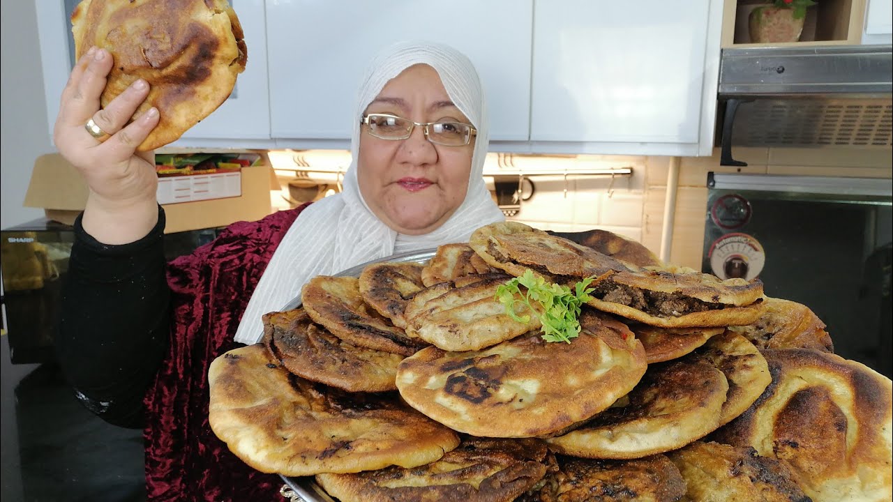 ٣٠ رغيف حواوشى لحمة ولا سجق مش عارفة المهم انه طلع ولا اجدع حواووشجى