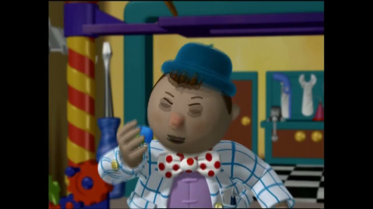 Make Way for Noddy: Noddy and the Missing Muffins (2002)