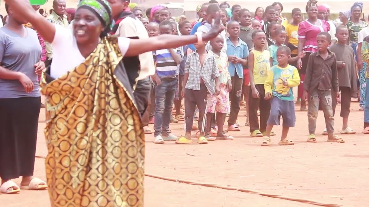 TUTAIMBA HOSANNA (Wimbo wa sifa kwenye mkutano wa Adonai Pentecostal Church)