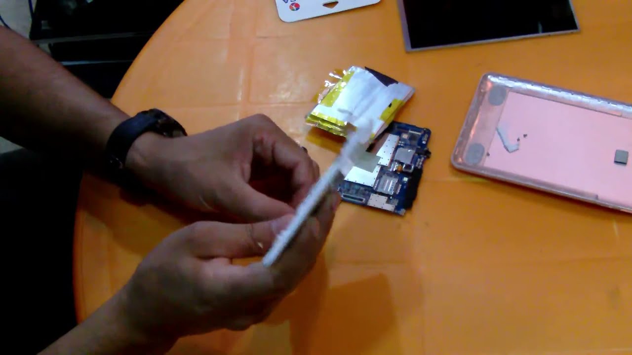 طريقة تغيير شاشة و ديجيتال طابلات Wise Tech Y1
