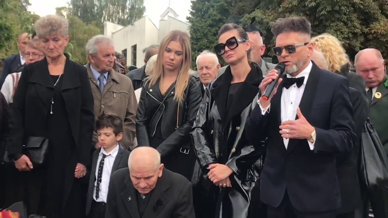 PATRIO24: RUTKOWSKI W AKCJI: Wzruszające Pożegnanie Mamy w miejscu jej Wiecznego Spoczynku