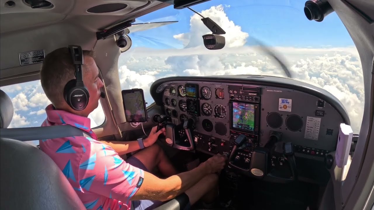 Cessna 182 approach and landing at Charleston Executive (KJZI)