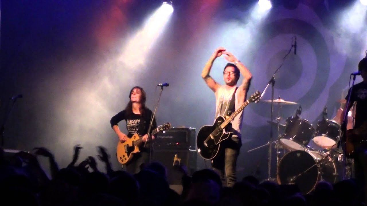 Vulgaires Machins - Etre un Comme (Live @ Jonquiere en Musique).m2ts