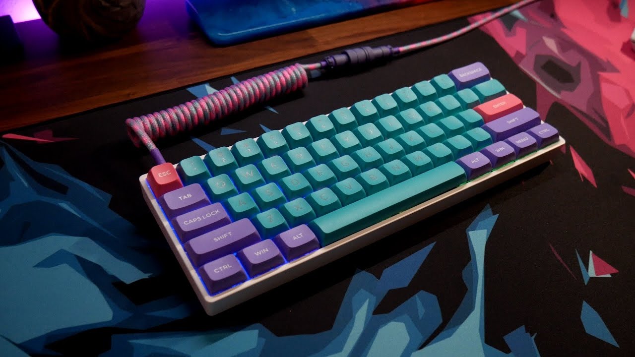 Keyboard Mod summer build. Neapolitan XVX/ Womier Icecream keycaps, Epomaker AK61 60% Keyboard.