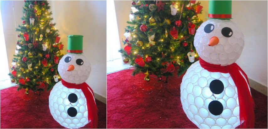 Come realizzare un pupazzo di neve con i bicchieri di plastica