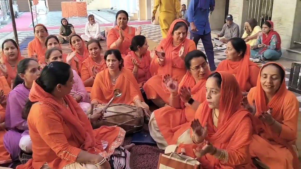 👏👏मेरे सतगुरु रहमतां दे वाली दे दे सानूं नाम अपना🙏🙏 वाह कितना प्यारा भजन 👏👏 ज़रूर सुनें 💯💯