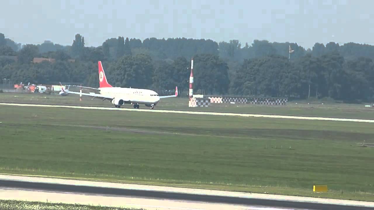 Boeing 737-800 Turkish Airlines Landing