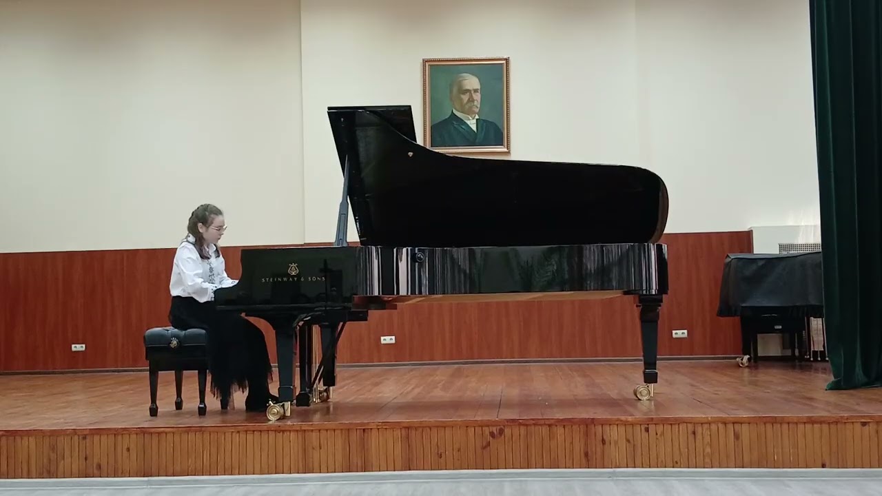 Є. Геплюк 