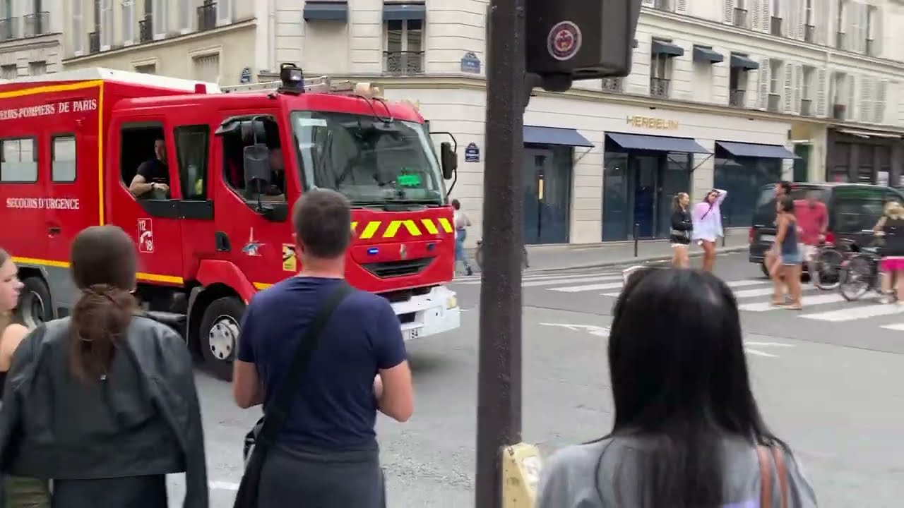 Sapeurs Pompiers De Paris. Fire Engine Responding. Paris Fire Brigade.