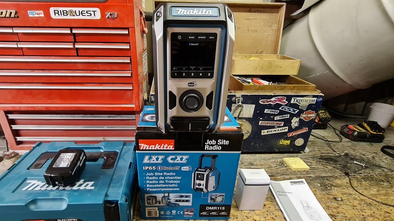 Makita DMR115 Job Site Radio Review Tools Stereo dab+ IP65 Bluetooth Construction United Kingdom