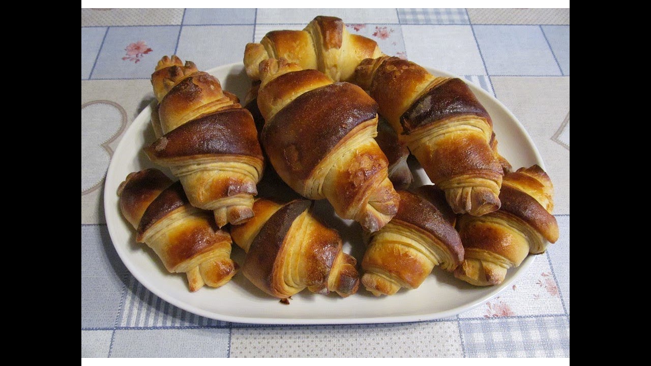Croissants briochés / Kруассаны из сдобного теста/Brioche croissants/Croissante din aluat de cozonac