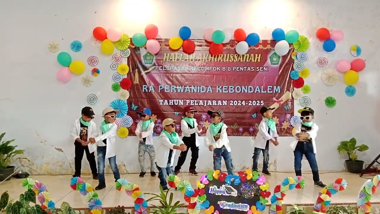 Penampilan tari abang jago RA Perwanida Kebondalem Tahun Pelajran 2024-2025