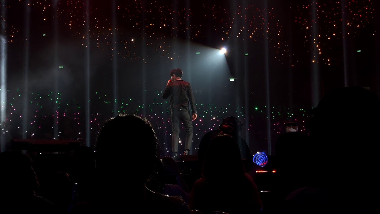 เป๊กผลิตโชค - Versace on the floor