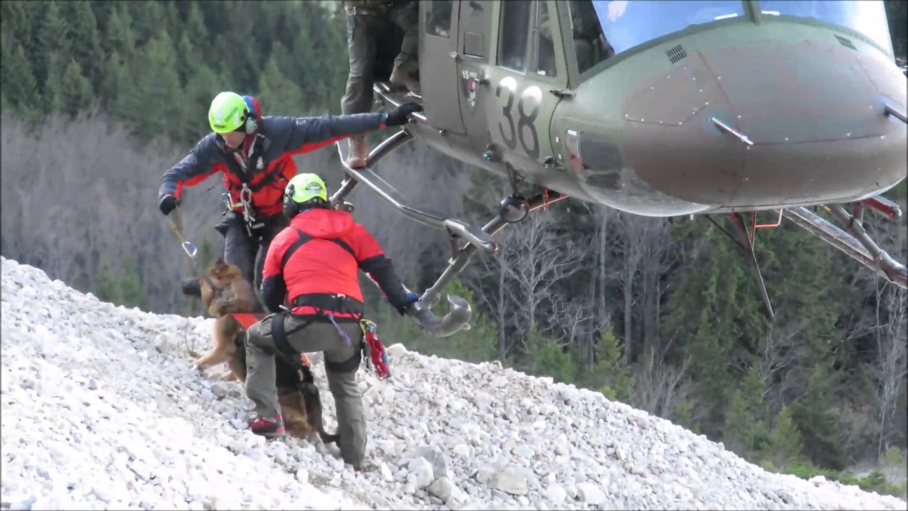 Usposabljanje vodnikov reševalnih psov GRZS - Helikopter - 28.03.2017