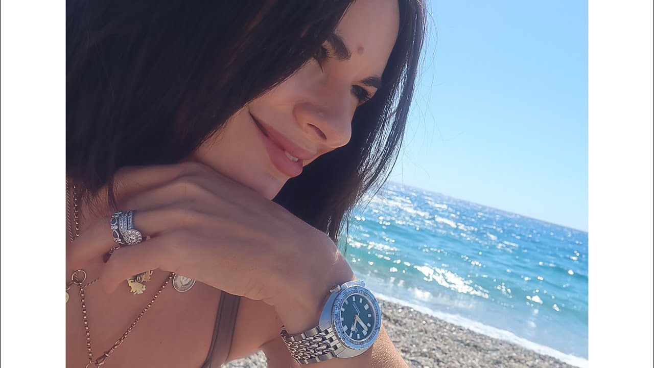 Took the Doxa SUB200T in Sea Emerald on holiday for a month. The perfect unisex Dive watch? Review!