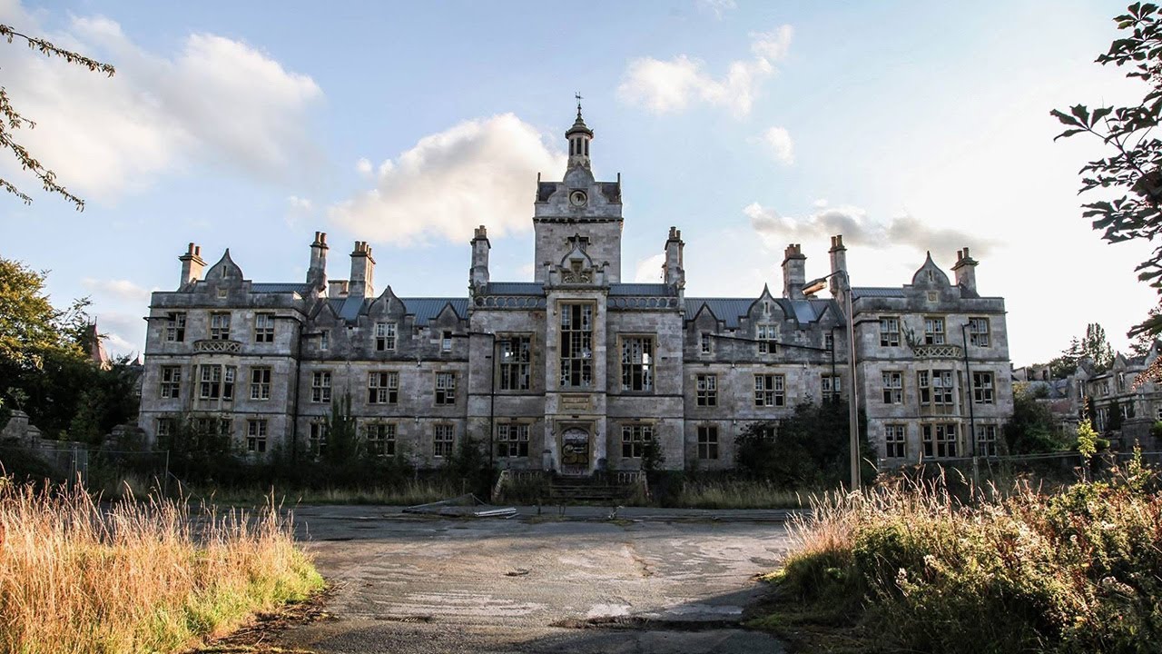 I Returned To Denbigh Mental Asylum And The Underground Tunnels!! (Haunted North Wales Hospital)