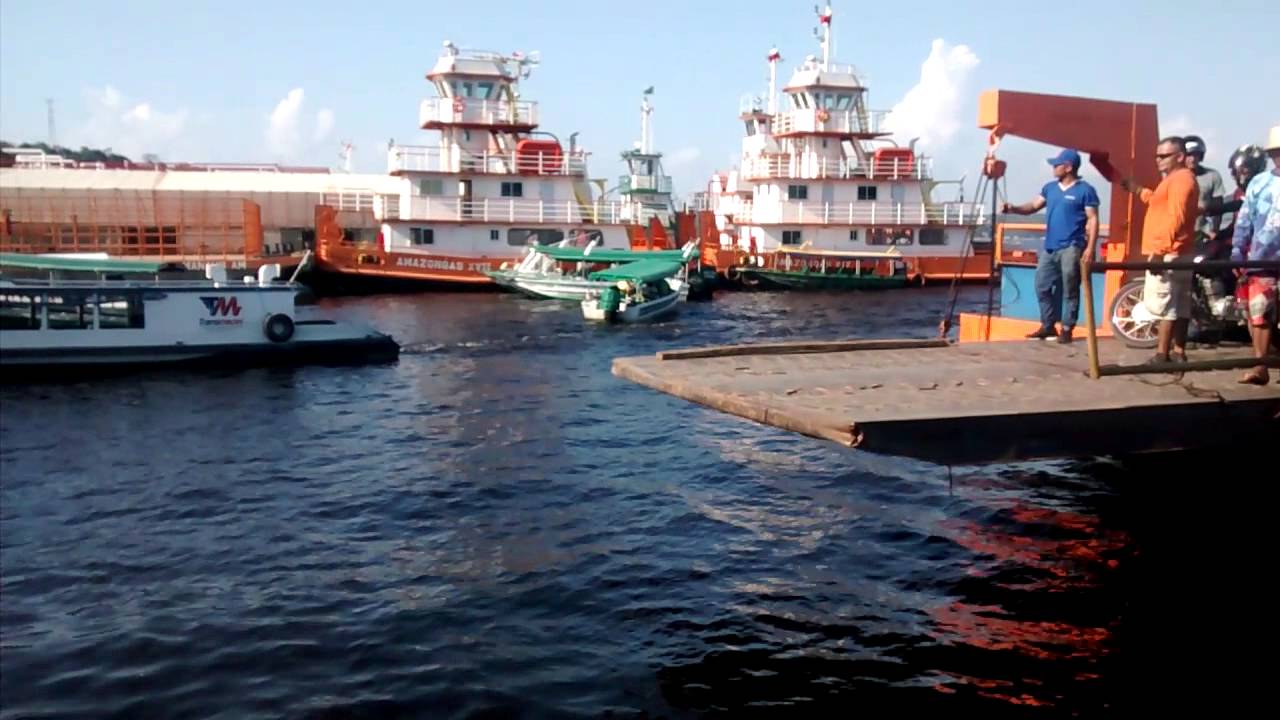 Rio Negro e Solim&otilde;es , atravessia de balsa.