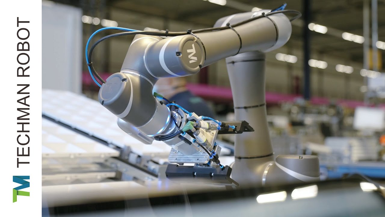 V2A033 TM Robot - Assembly at a Lighting Production Line