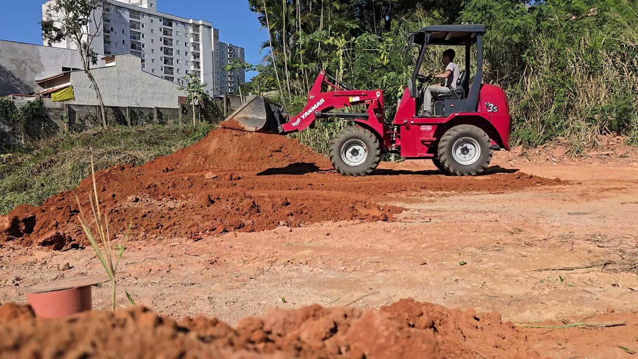 MINI PÁ CARREGADEIRA YANMAR V3S