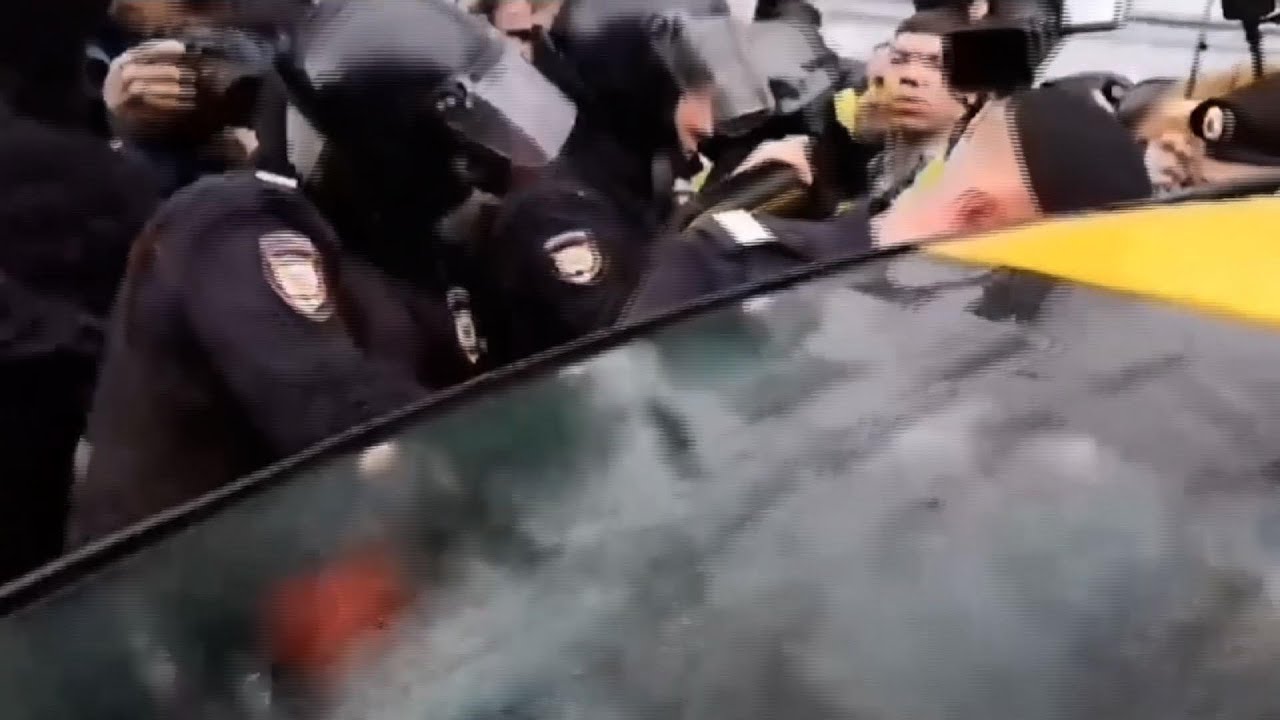 Opposition protesters detained in Moscow