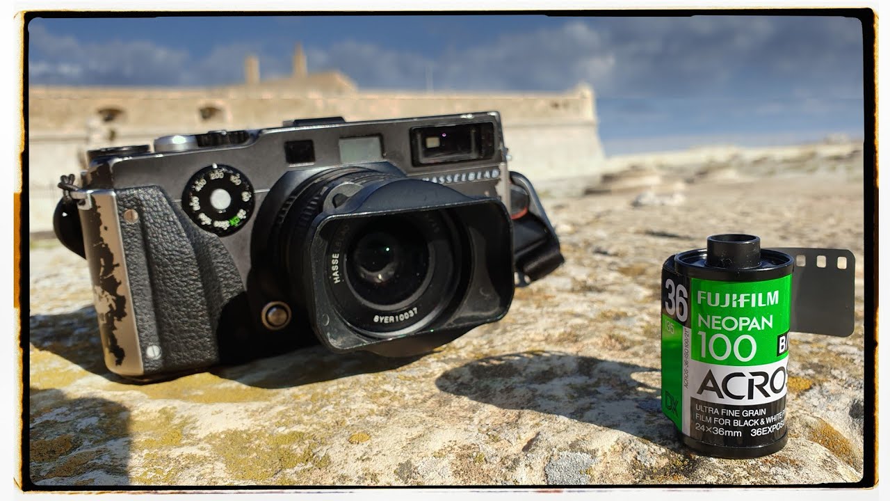 Shooting Street Photography in Malta | Hasselblad X-Pan | Fuji Acros 100@400