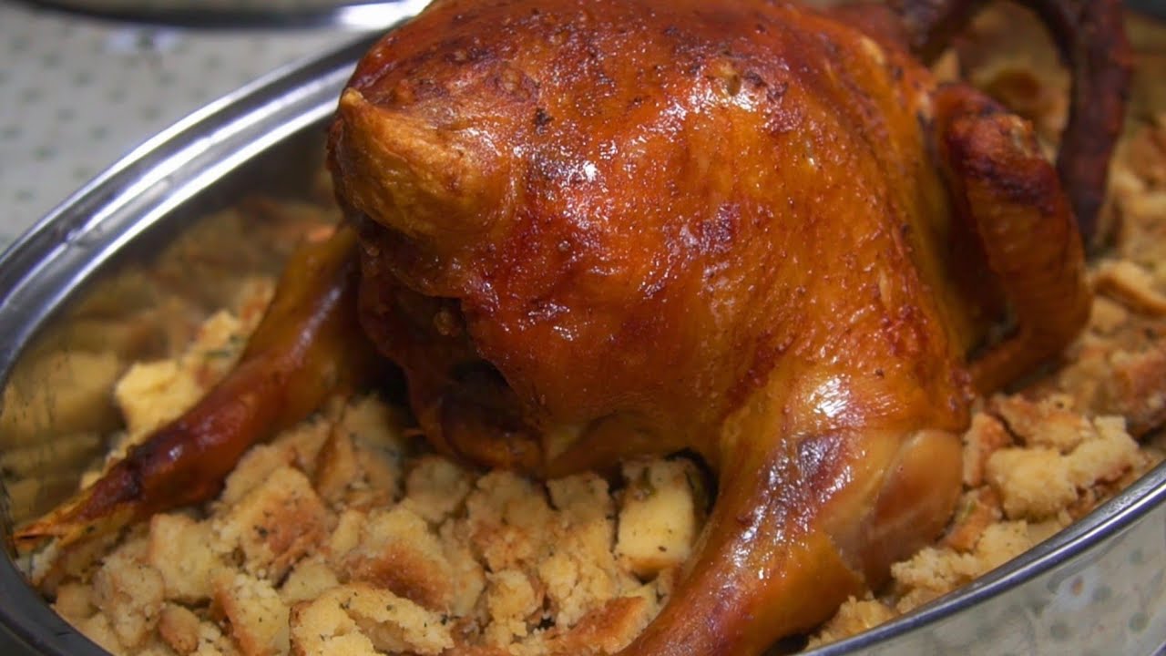 Gjel deti me përshesh me bukë misri, receta tradicionale e trashëguar nga vjehërra