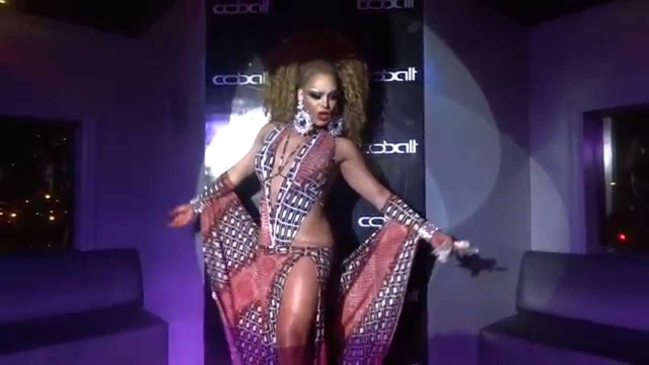 Roxxxy Andrews ~ Wish I Didn't Miss You