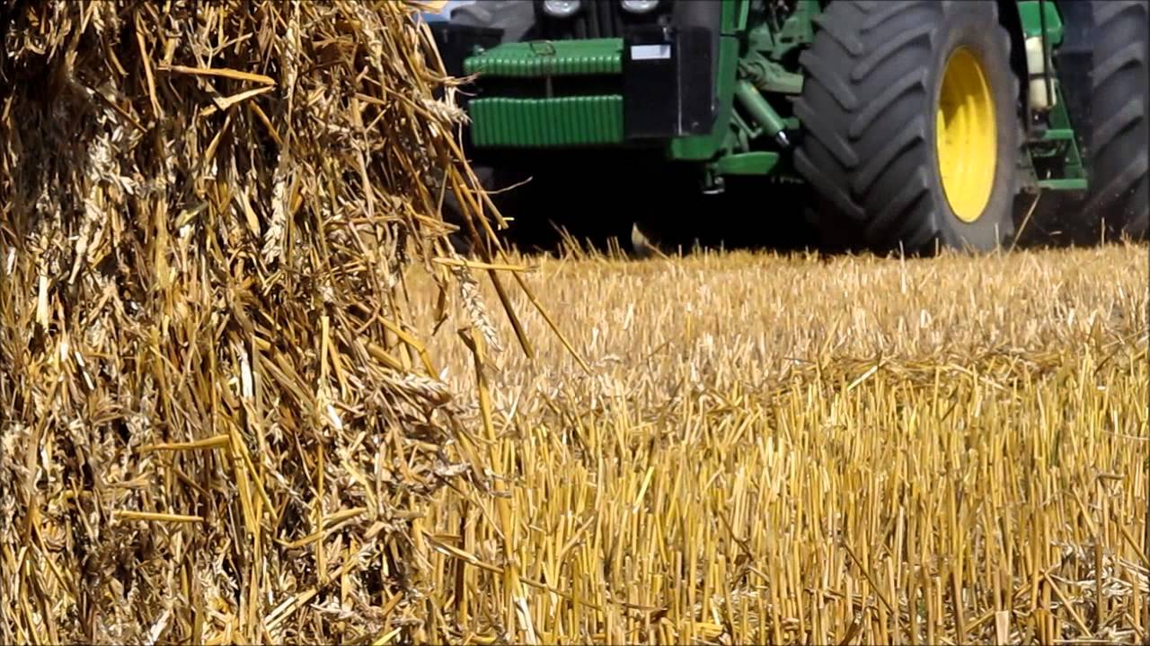 John Deere 8320R & Claas Quadrant 3400RC - Oragro