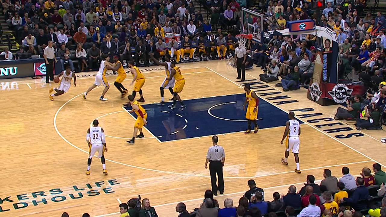 Solomon Hill Throws Down the Facial on Tristan Thompson