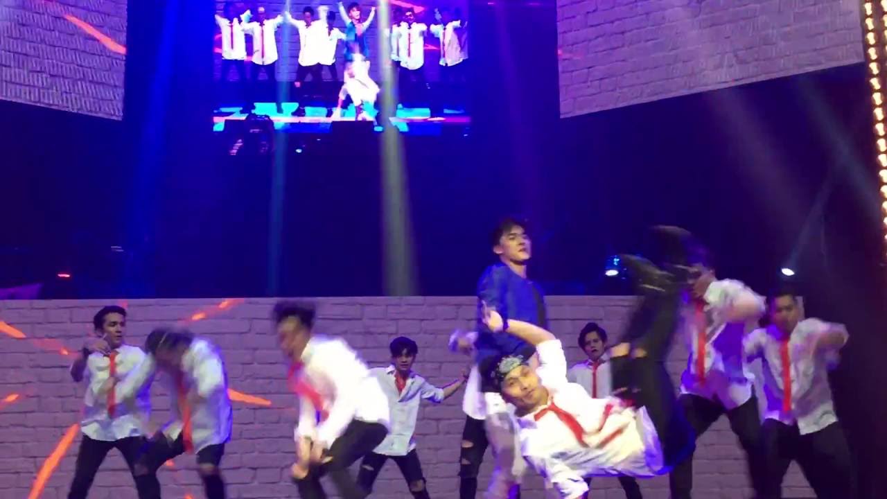 McCoy De Leon and Elisse Joson (McLisse) prod at Hashtags RoadTrip Concert