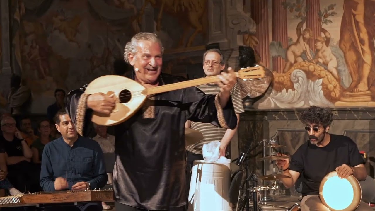 Ibrahim Keivo beim Benefizkonzert für die Opfer des Erdbebens in Syrien und der Türkei