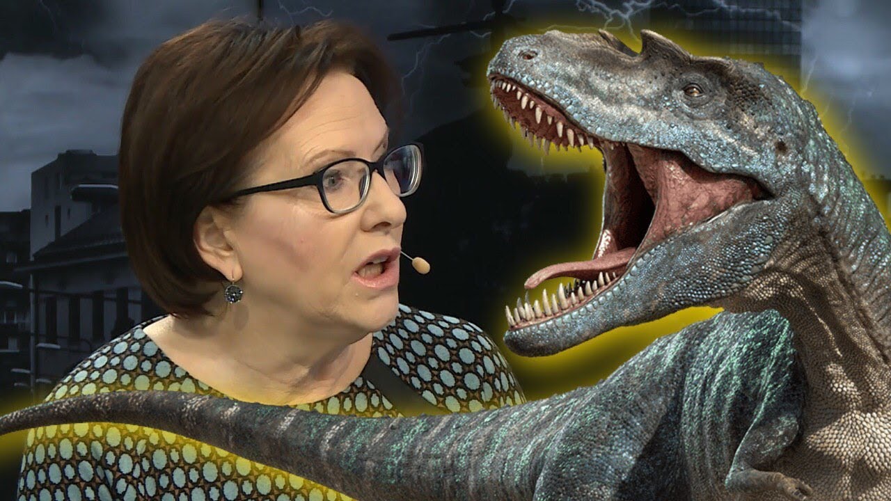 Ewa Kopacz: ludzie rzucali kamieniami w tego dinozaura | Fakt Opinie