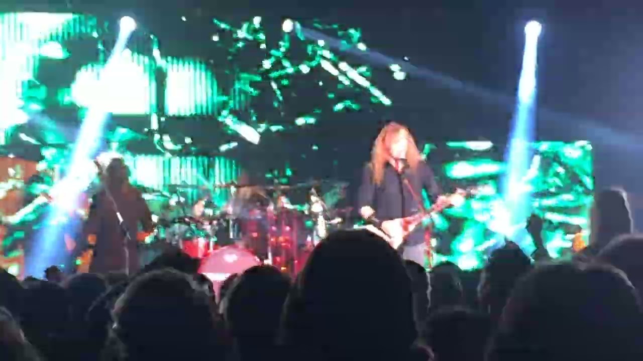 2015 MEGADETH - Skin Of My Teeth with Dave talking first. - Brisbane, Australia