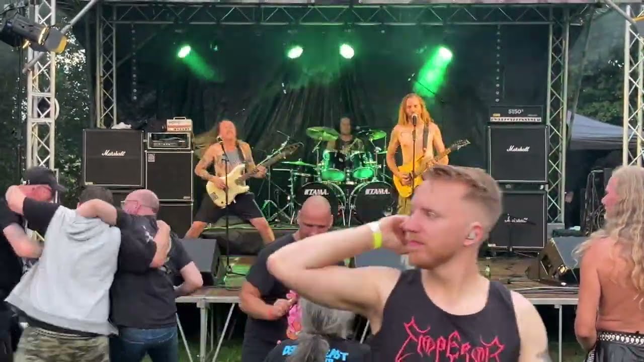 Hamerhaai Eikelprocessierups Weiland Metalfest 2024 Geesteren