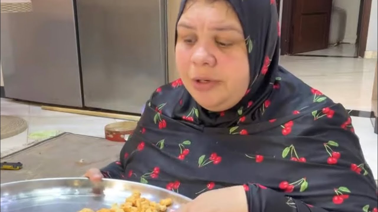 ام جني لسه جايه من السوق حالا شوفو جبت إيه