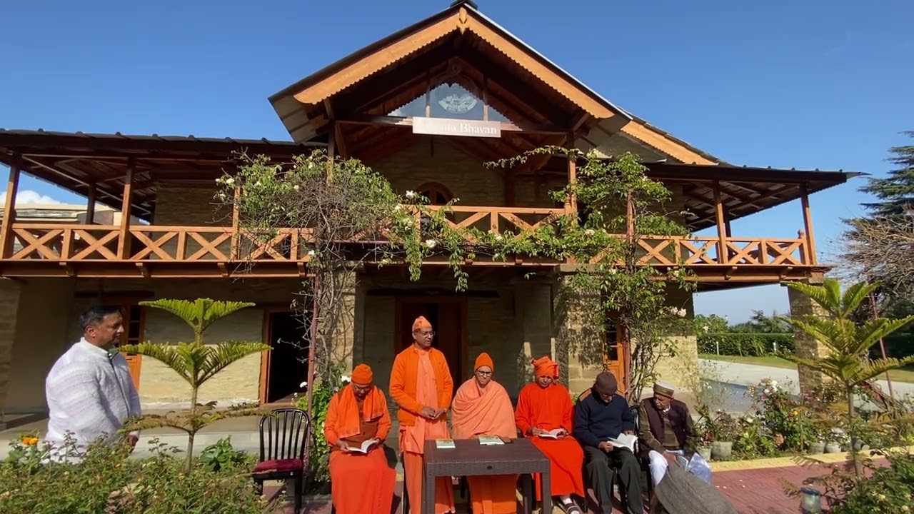 ‘मेरी साठ बाल कविताएँ’ पुस्तक विमोचन कार्यक्रम अद्वैत आश्रम मायावती में हुआ संपन्न