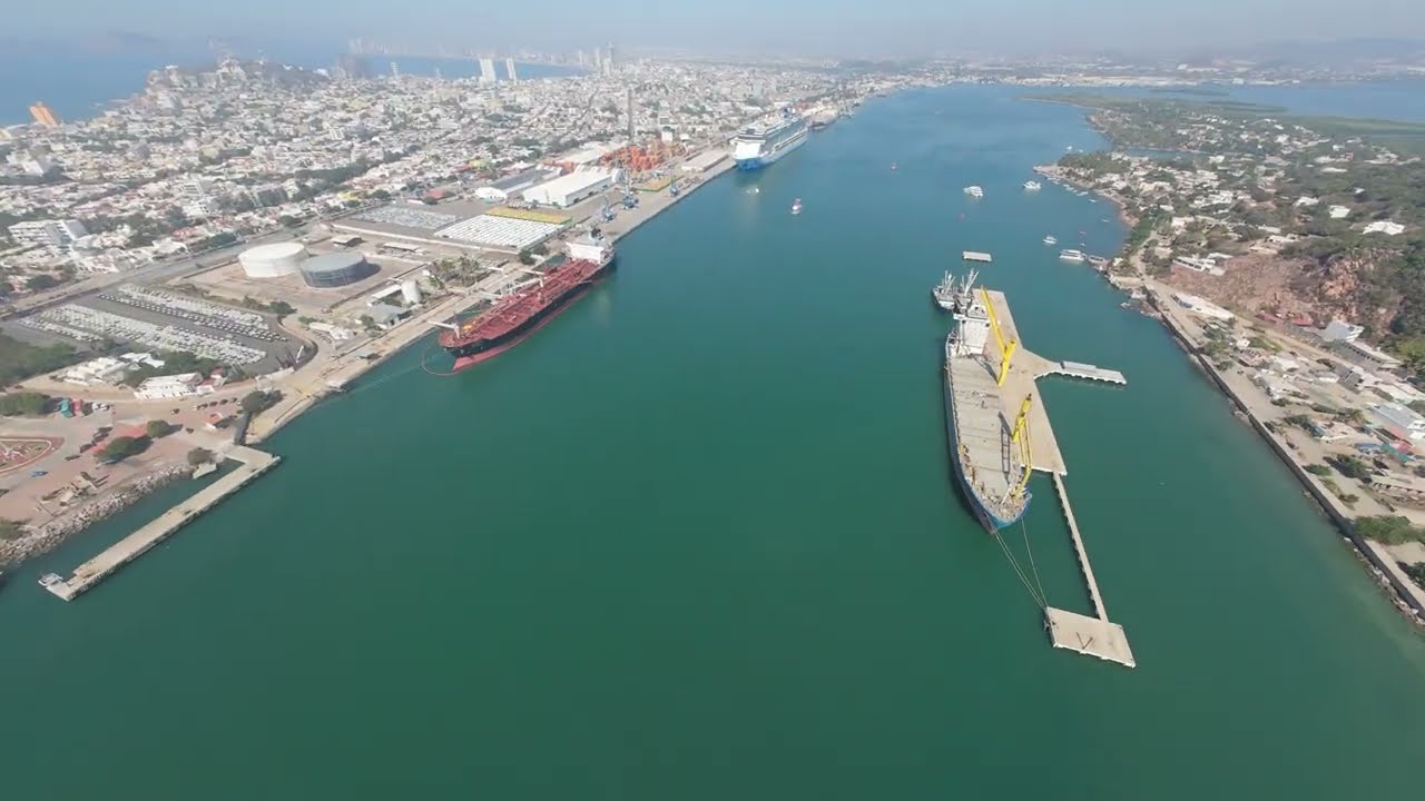 Isla de la piedra y embarcadero | Mazatlán, Sinaloa, México | Vista dron