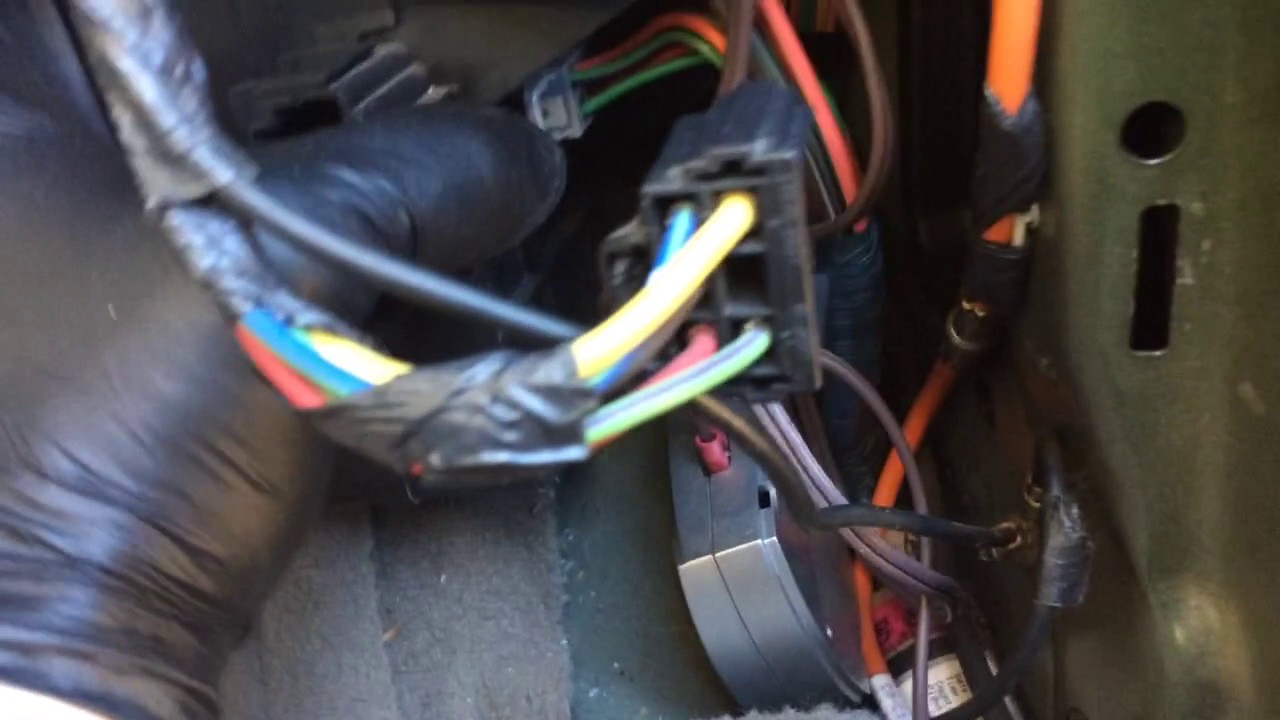 2003-2006 expedition/F-150 fuse box removal